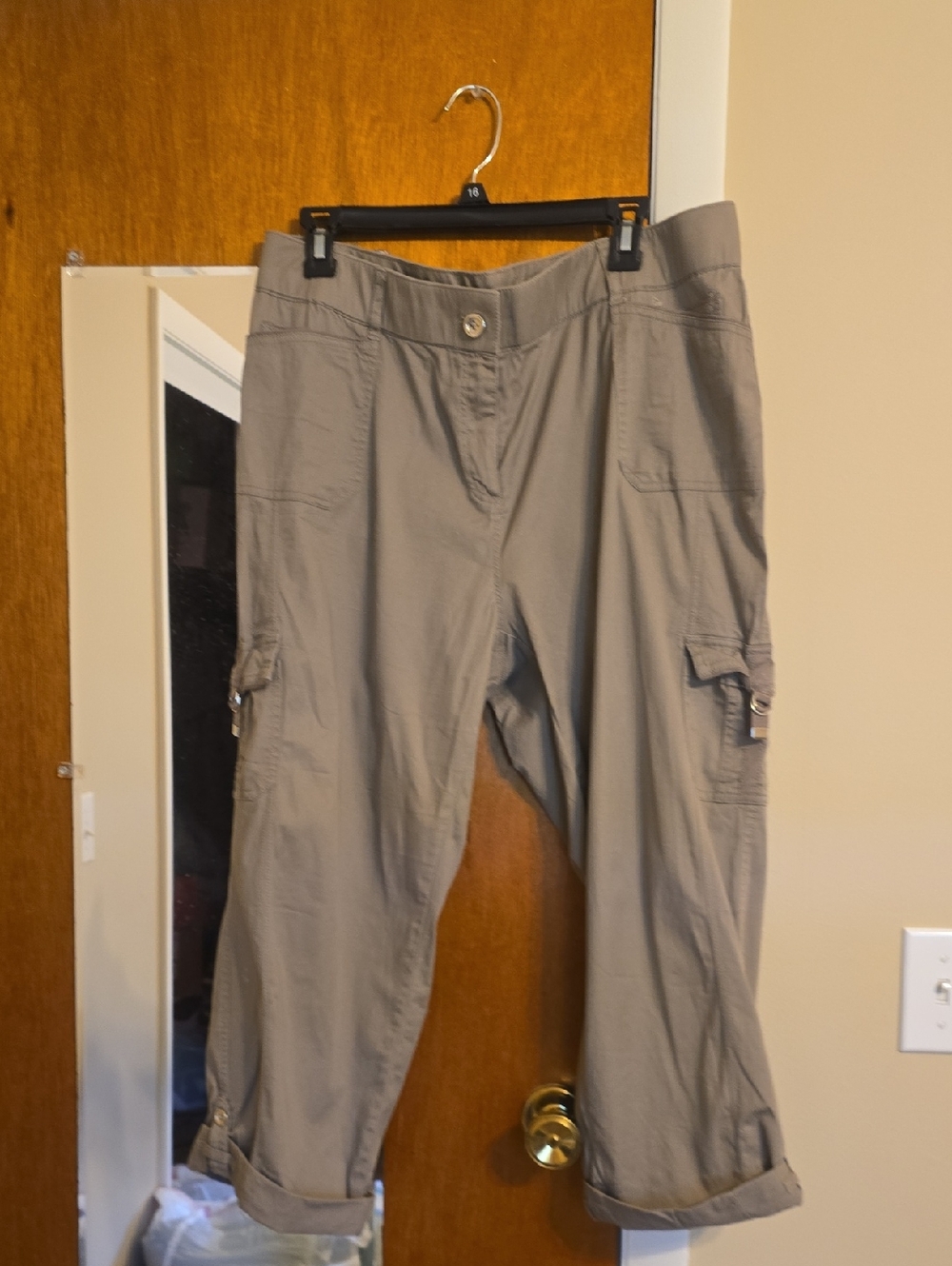 Cato Women's Ankle Cargo Jeans in Light Gray